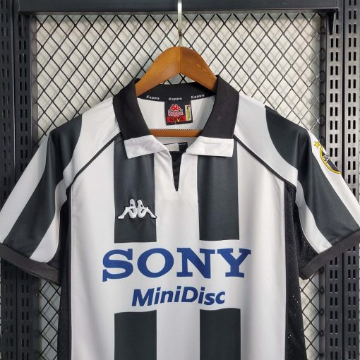 1997/1998 Retro Juventus Football Shirt Home Thai Quality